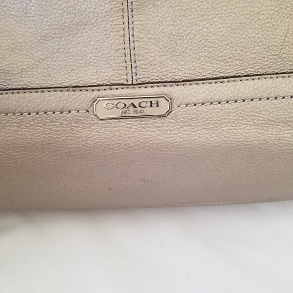 Authentic Coach Large Metallic Pebbled Leather Hobo Handbag & Crossbody - Picture 3 of 16